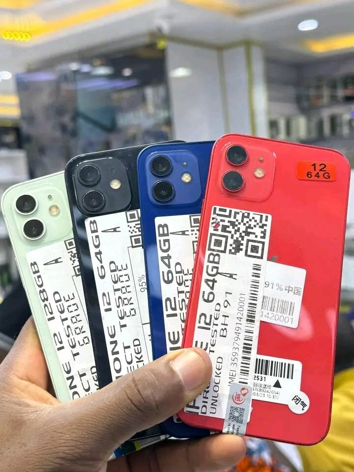 iPhone 12 - Débloqué - 64GB