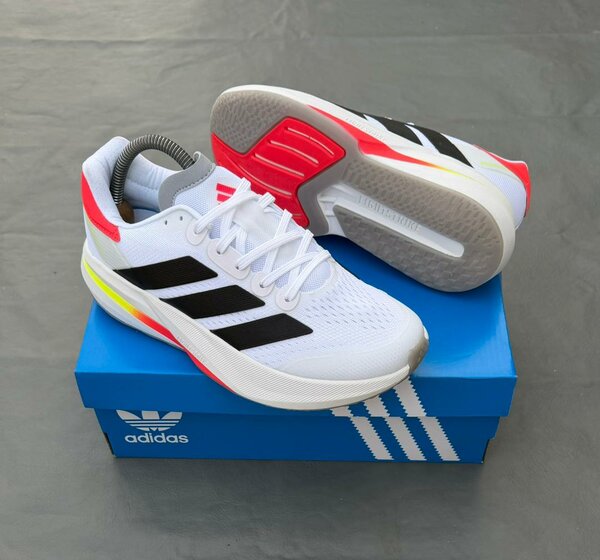 Adidas Chaussures de Course
