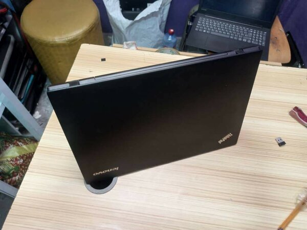 LONOVO THINKPAD laptop