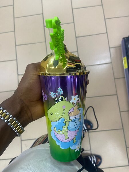 Gobelets Animés avec Pailles