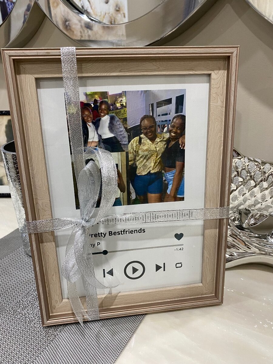 GIFTS AND FLOWER ARRANGEMENTS