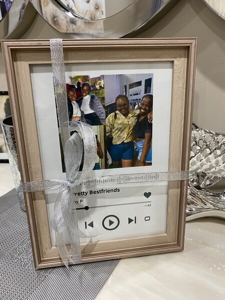 GIFTS AND FLOWER ARRANGEMENTS