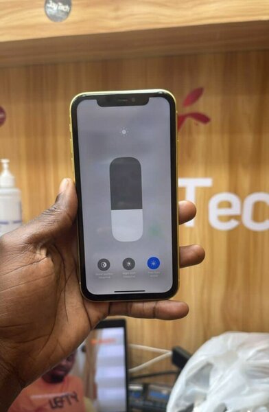 iPhone 11 Jaune Débloqué