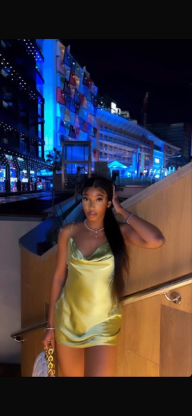 Robe en satin élégante