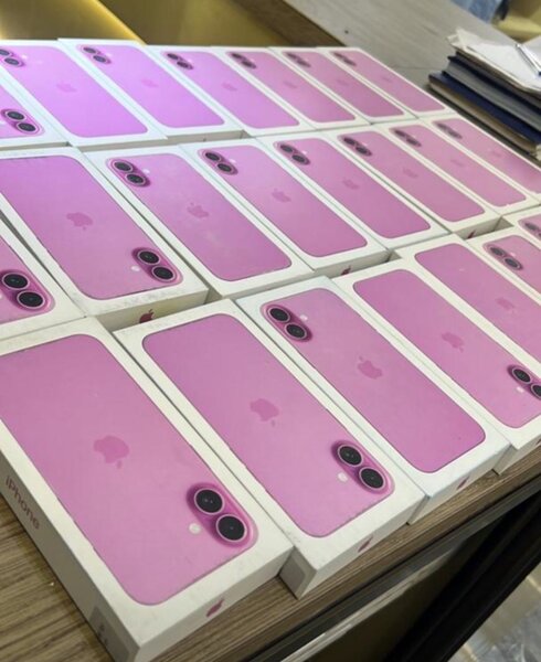 iPhone 16 simple