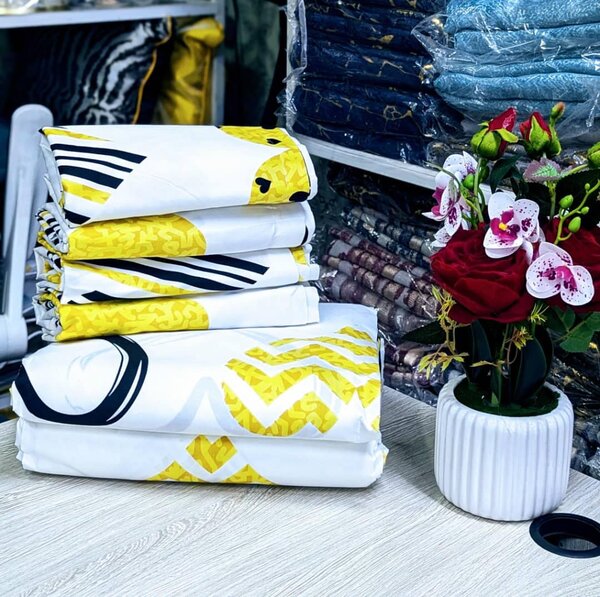 set includes 2 bedsheets and 4 pillowcases