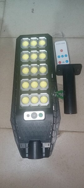 Lampe solaire LED extérieure