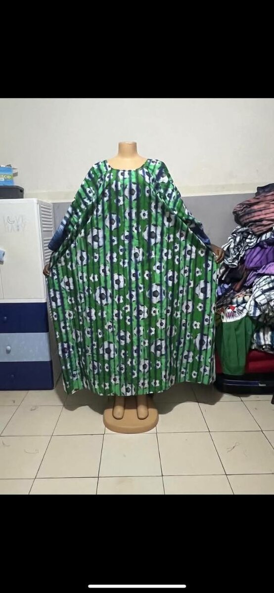 Robe disponible a 9000fr