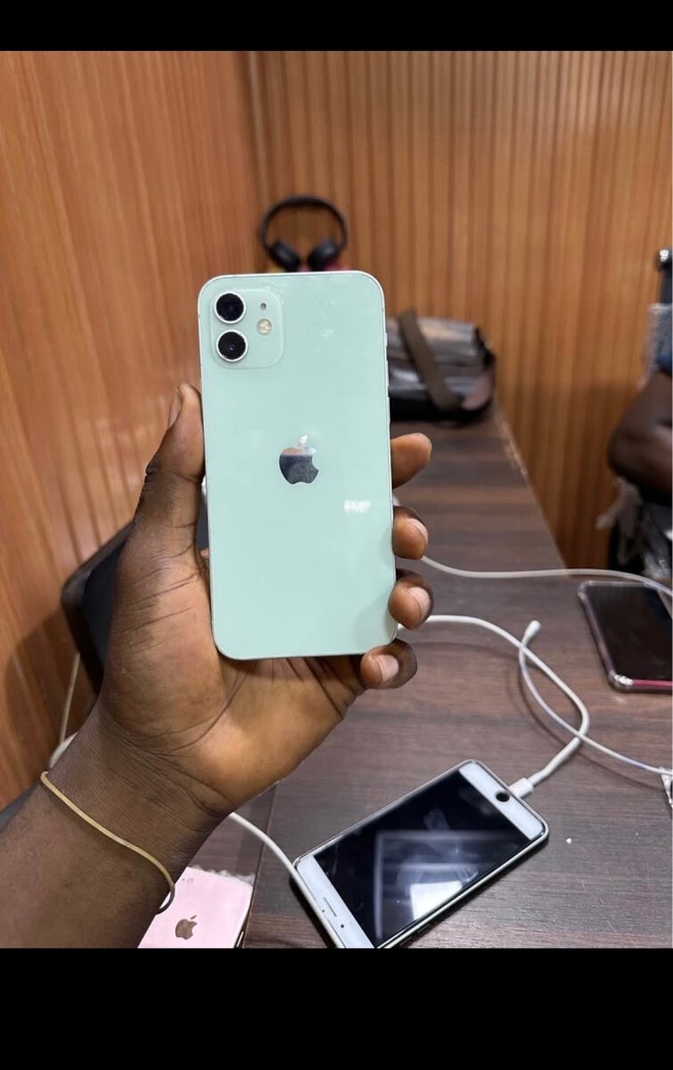 iPhone 12simple doccasion très propre