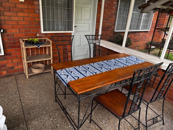 4 seater dining table