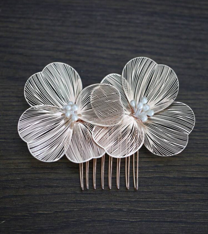 Peigne fleur élégant mariage
