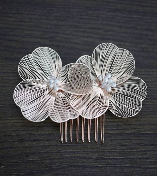 Peigne fleur élégant mariage