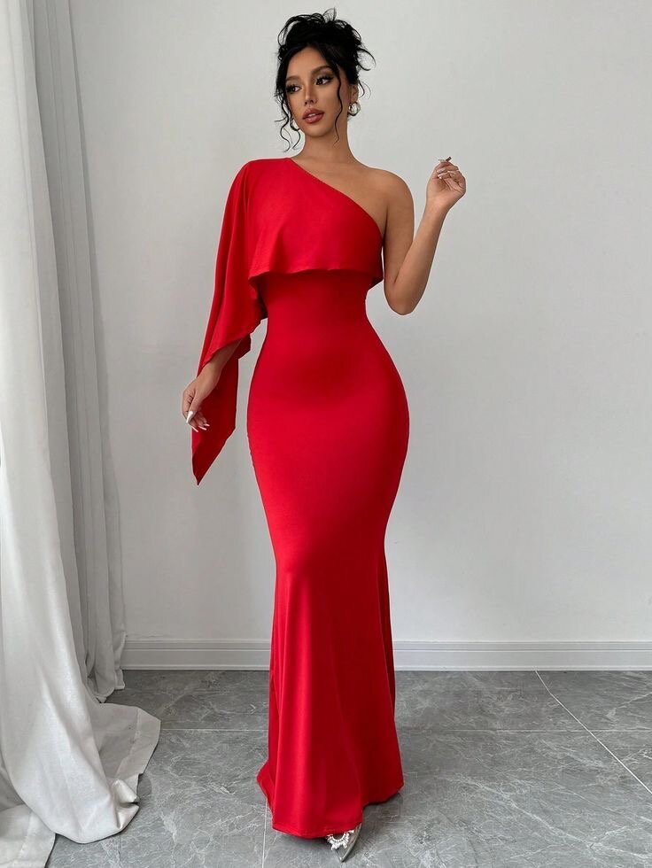 Robe Élégante Asymétrique