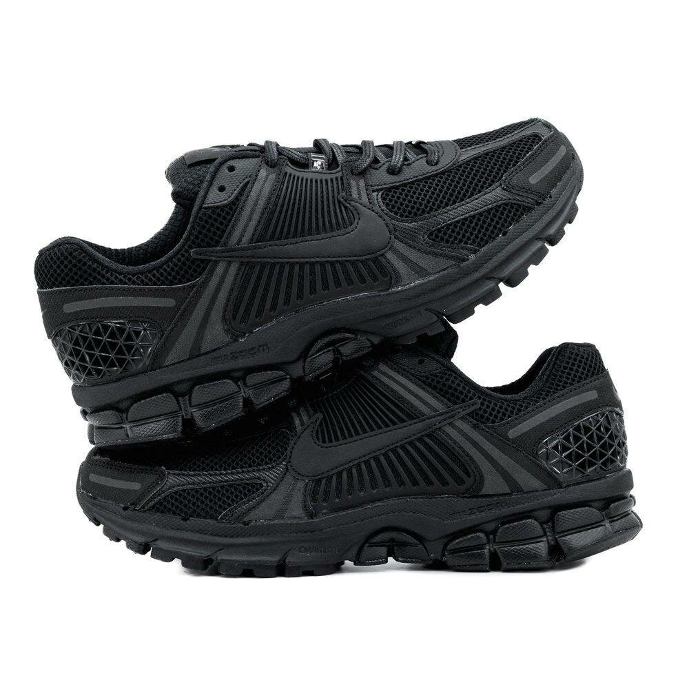 Nike Vomero 4 Noir Sneaker