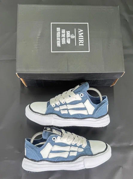 Sneakers en denim modernes