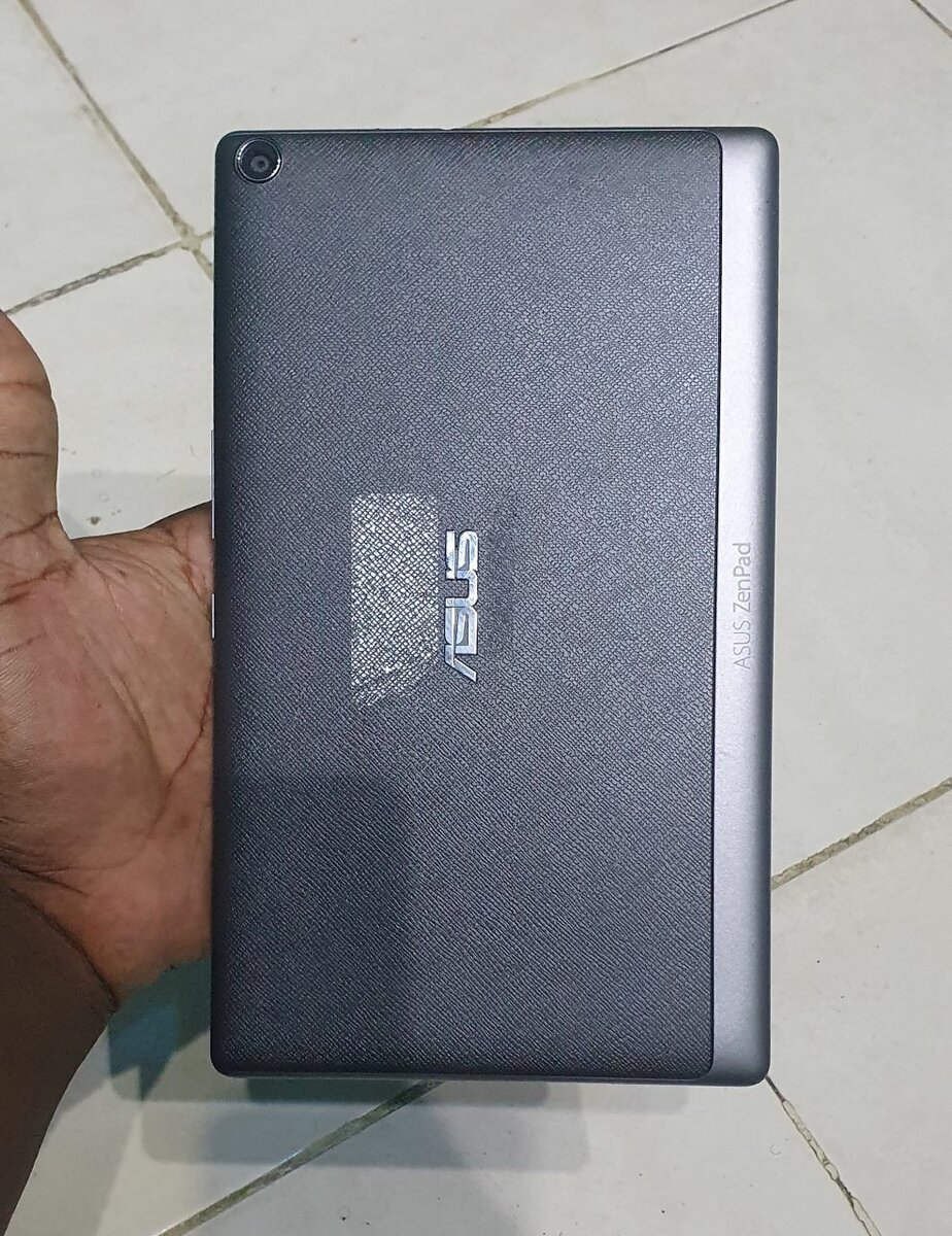 AZUS ZENPAD 8