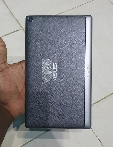 AZUS ZENPAD 8