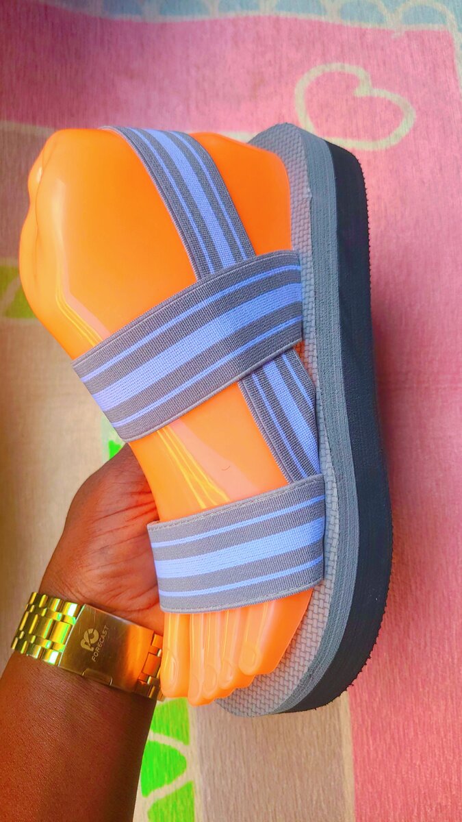 Sandales colorées confortables