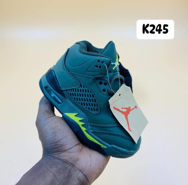 Kids Sneakers Size: 25-36 