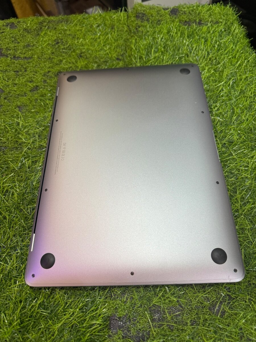 2019 MacBook Air Ram 16GB Intel Core i5 ssd 512GB NEAT