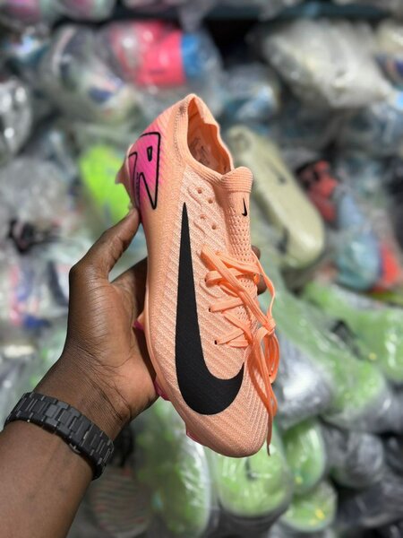 Chaussures de Football Modernes