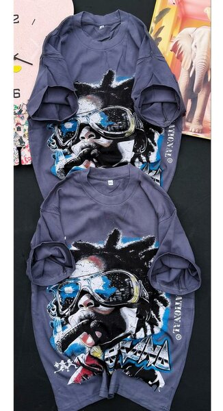 T-shirt Street Art Graphique