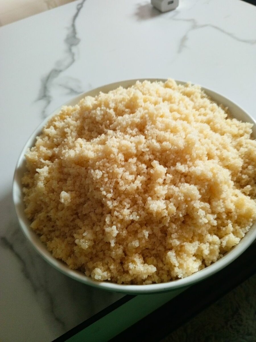 Attieke avec escargots sautés