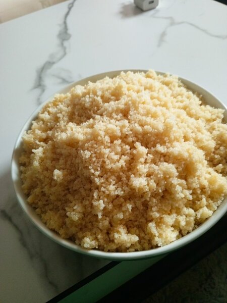 Attieke avec escargots sautés