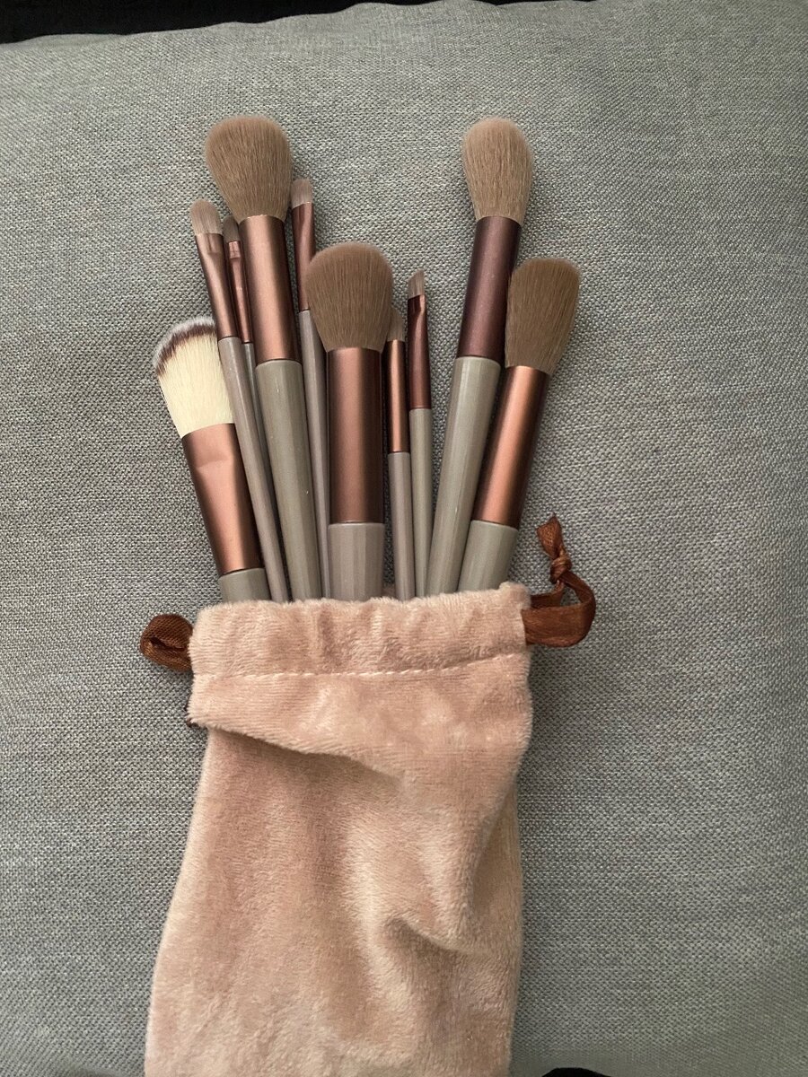 Make-up brushes