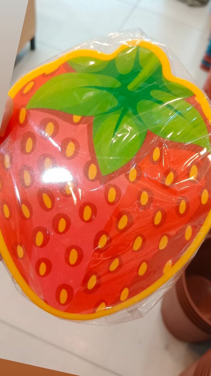 Strawberry shape box