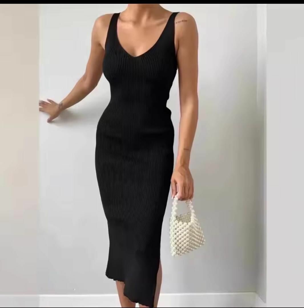 Robe Midi Noire Élégante