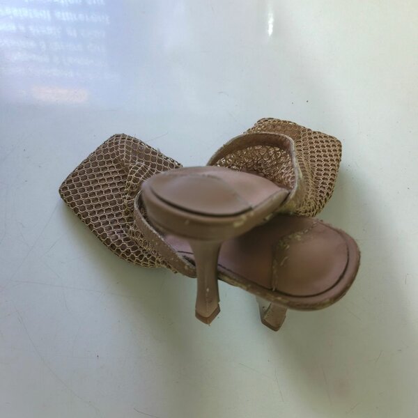 Mules à talons filet élégants