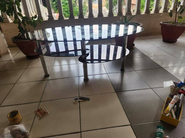 Table basse moderne en verre