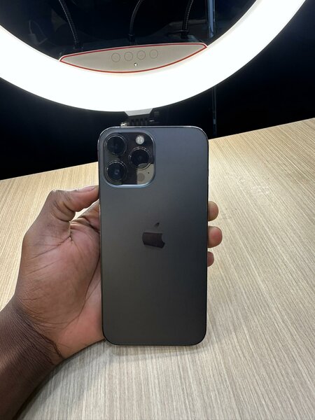 13 Pro Max  Capacité 128gb