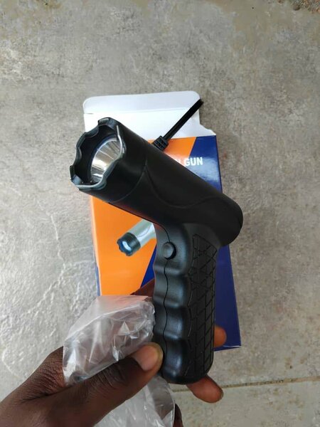 Stun gun / shocker
