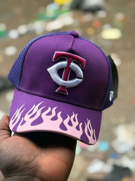 Casquette de baseball violet flamme