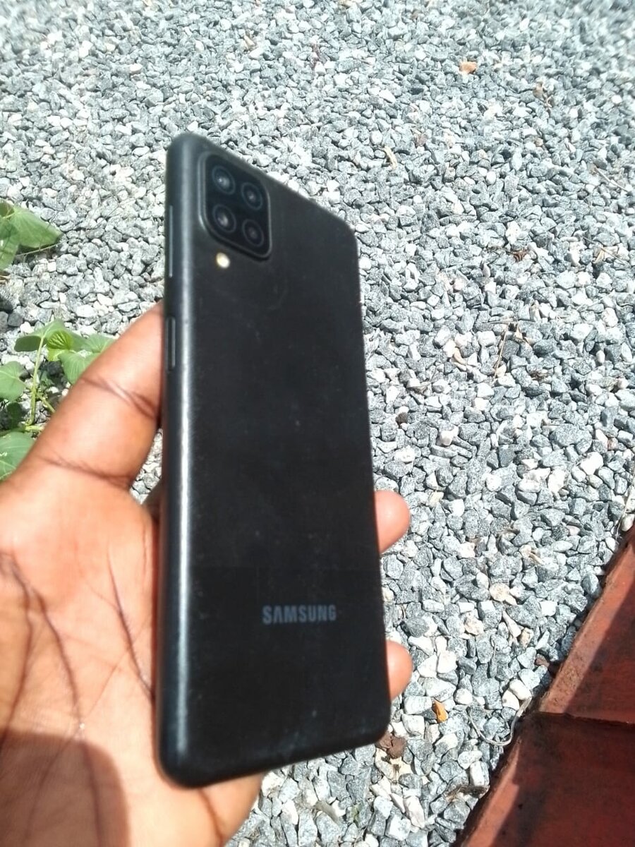 Samsung A12