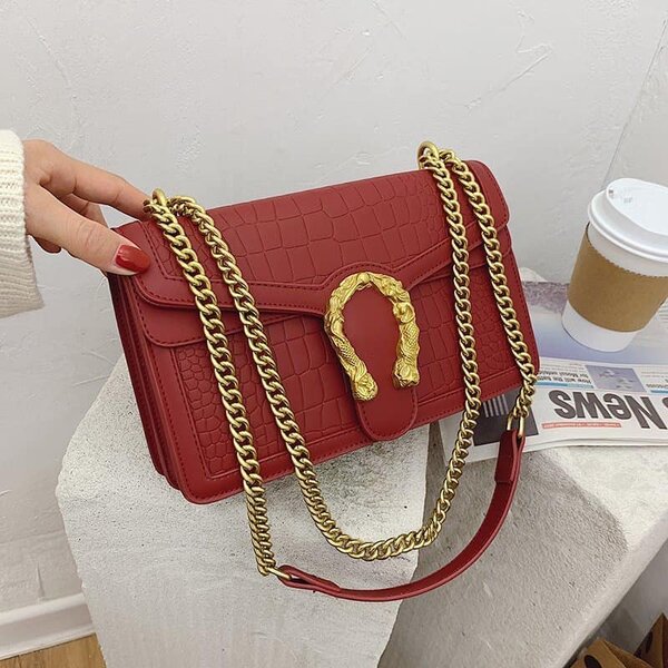 High quality and fashionable women's bag red