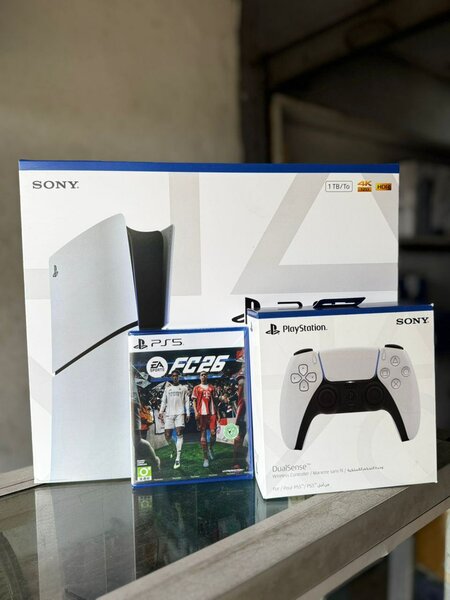 Pack PS5 avec jeux et manette