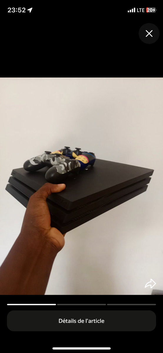 Console PS4 Pro avec manette