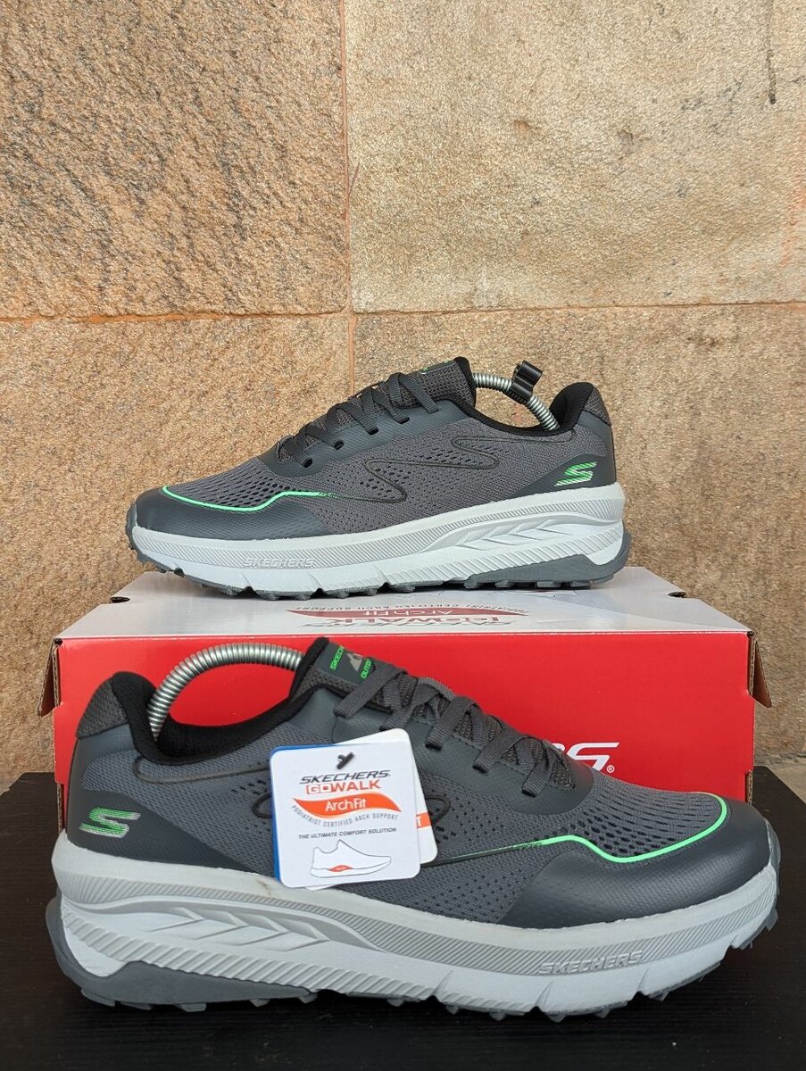 SKETCHERS OUTDOORS ( ARCH FIT)