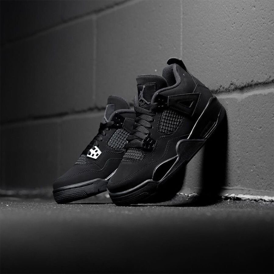 Jordan 4 all black