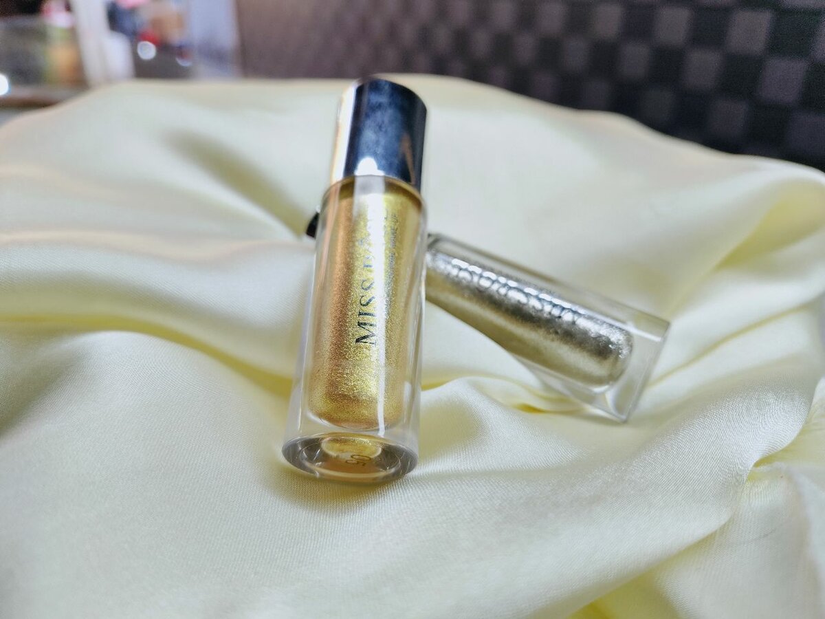 Miss Rose Highlighter Gold