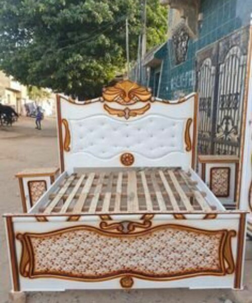 Lit double bois sculpté