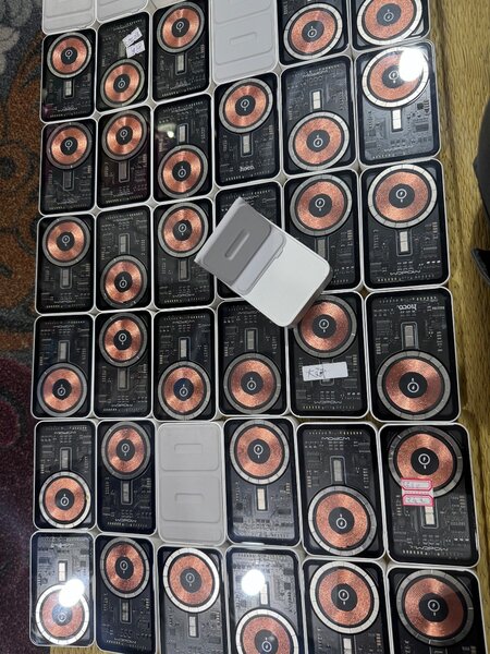 10,000 mah 22.5watt Wireless Mage Safe Power Bank