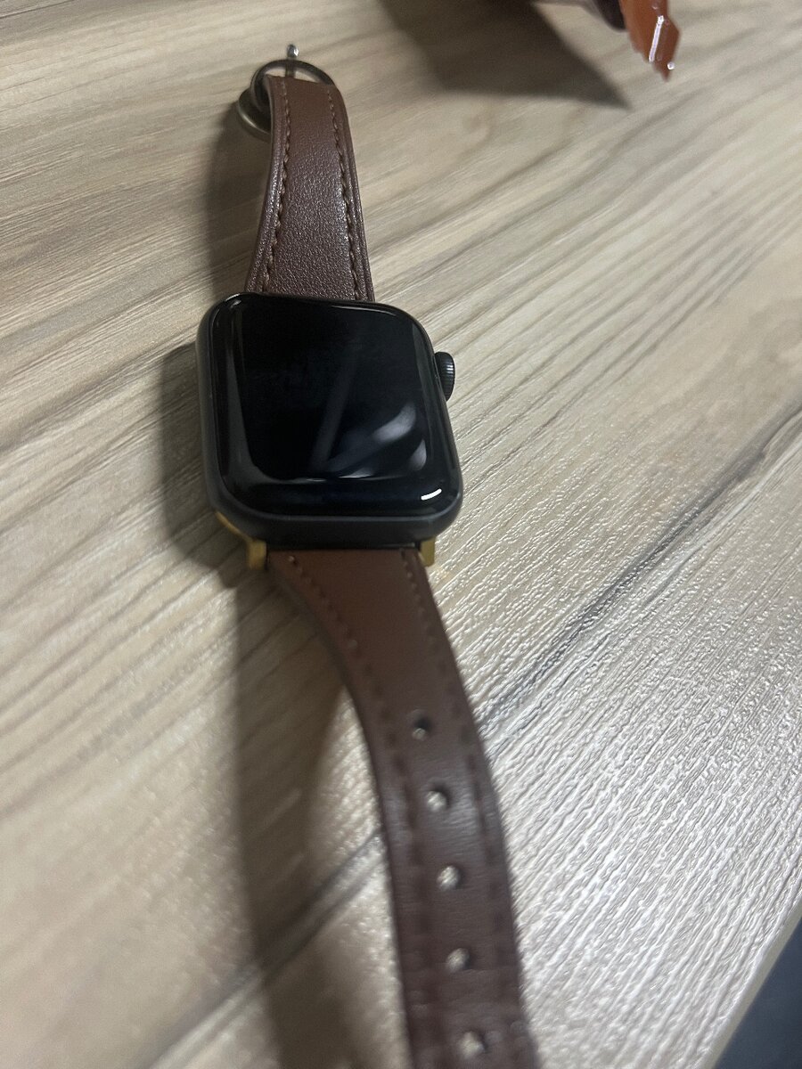 Apple часики в оригинале версия SE