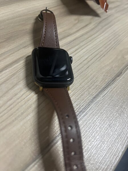 Apple часики в оригинале версия SE