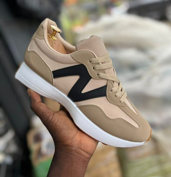 Sneakers beige tendance