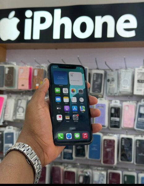 iPhone 11 64GB Noir Débloqué