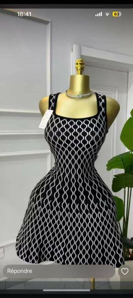 Robe évasée graphique